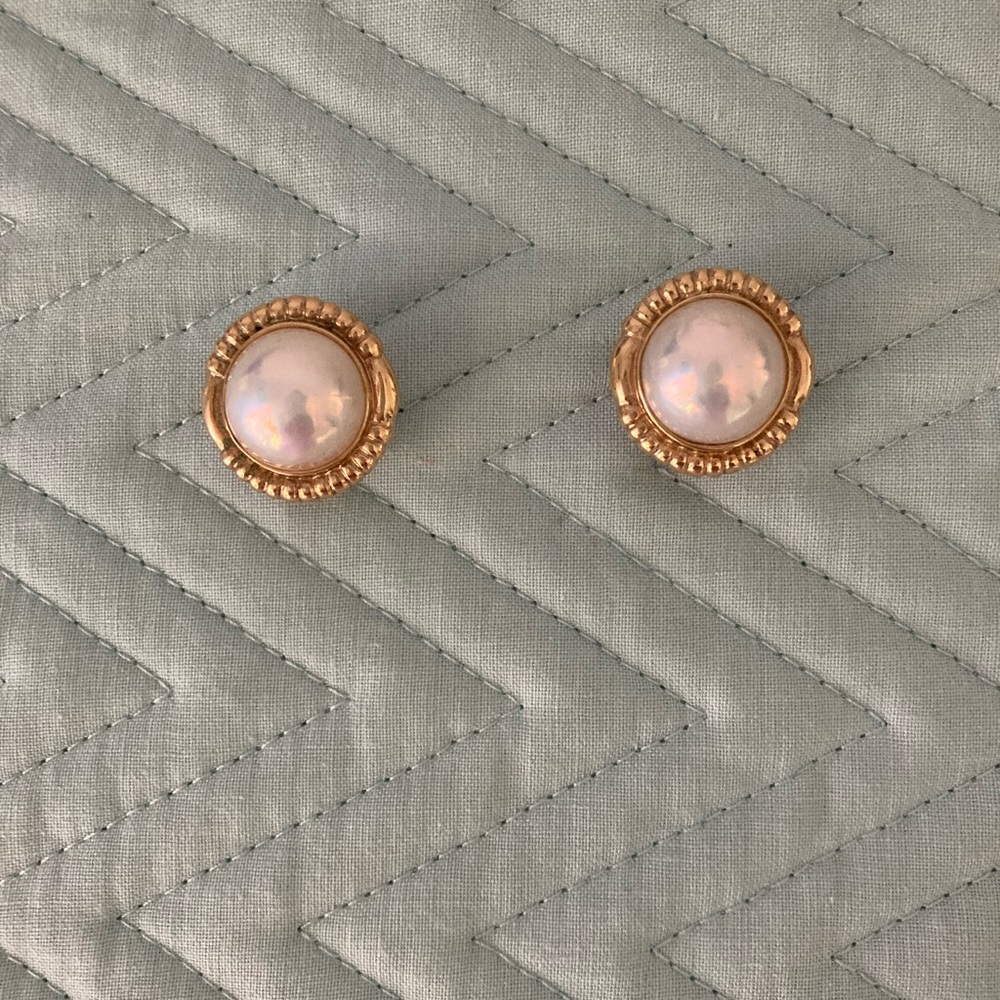 14k gold Mabe pearl earrings - Picture 5 of 8